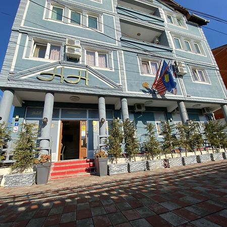 Hostel Heimli Pristina Exterior foto